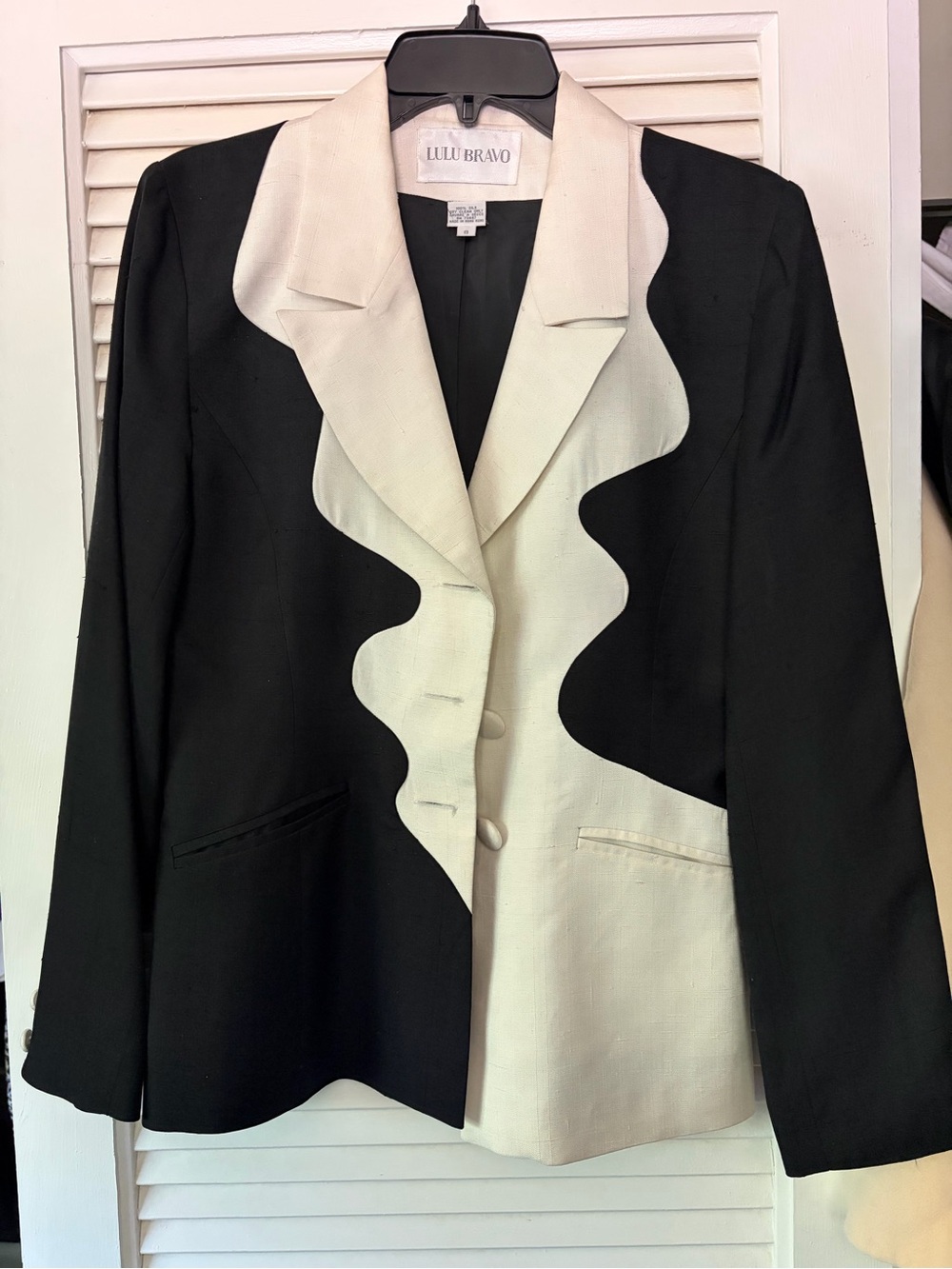 VINTAGE SILK Black & Cream Wavy-Trim Blazer
